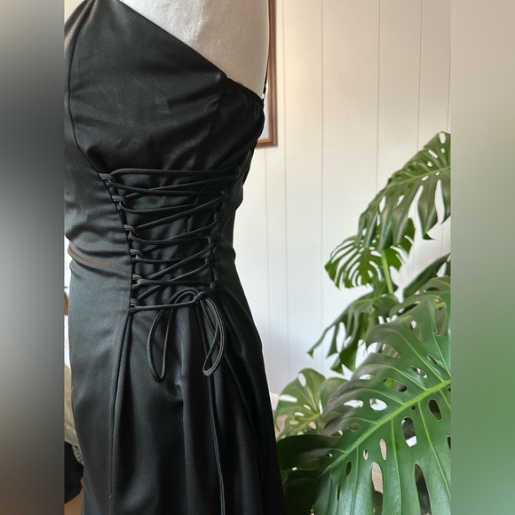 🛍️Large black mini dress with adjust both side of dress with string excellent. - Picture 6 of 9